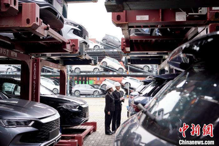 活況を呈する新エネルギー車の輸出　浙江省寧波