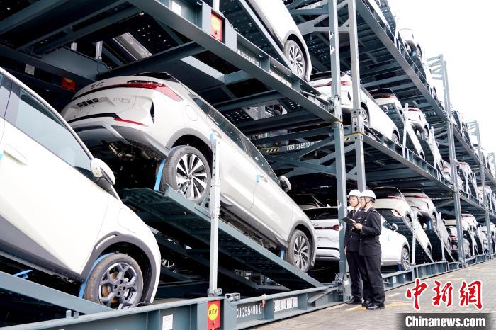 活況を呈する新エネルギー車の輸出　浙江省寧波
