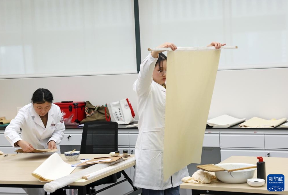 技能大會(huì)で腕を競(jìng)う文化財(cái)修復(fù)の「醫(yī)者」たち　上海