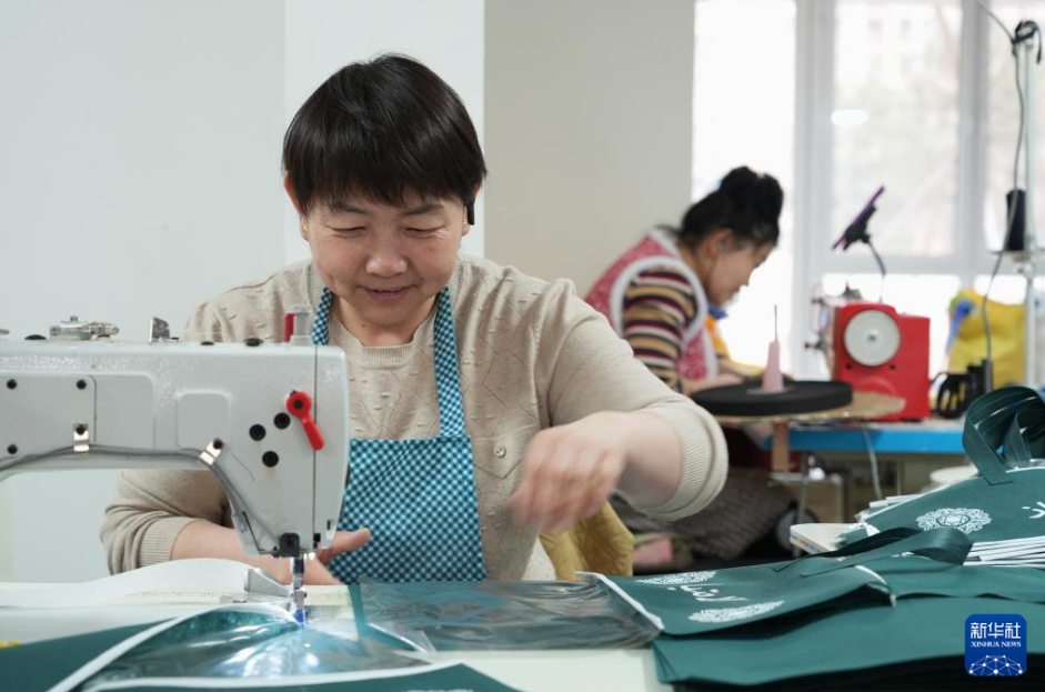 階下に降りれば勤務(wù)先「雄安新區(qū)創(chuàng)工坊」　河北省