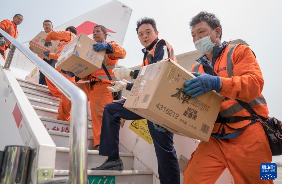 チャーター便で救援物資7.3トンをミャンマーへ輸送　雲(yún)南省