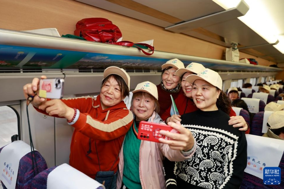 「水韻江蘇」テーマ観光列車が運(yùn)行開始