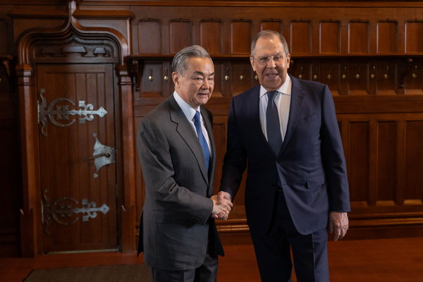 中露外相が會談