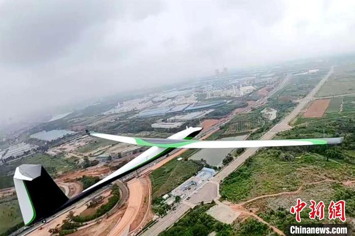 飛行中の水素燃料ドローン。（寫真提供：中國航空工業(yè)集団成都飛機(jī)工業(yè)<集団>有限責(zé)任公司）