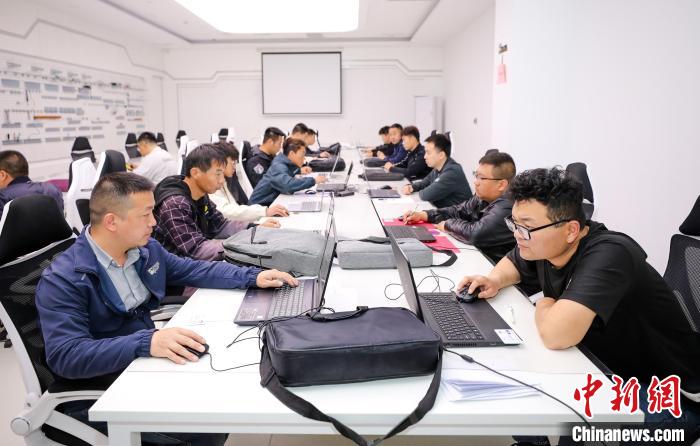 ドローン操縦士試験が人気に　低空経済が新職業(yè)を創(chuàng)出