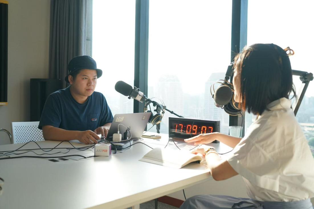 （寫(xiě)真提供?取材対象者）