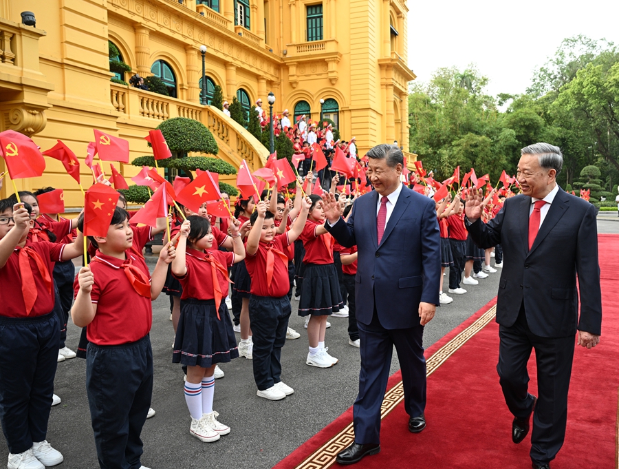 習(xí)近平総書(shū)記、ベトナム共産黨中央委員會(huì)のトー?ラム書(shū)記長(zhǎng)主催の歓迎式典に出席