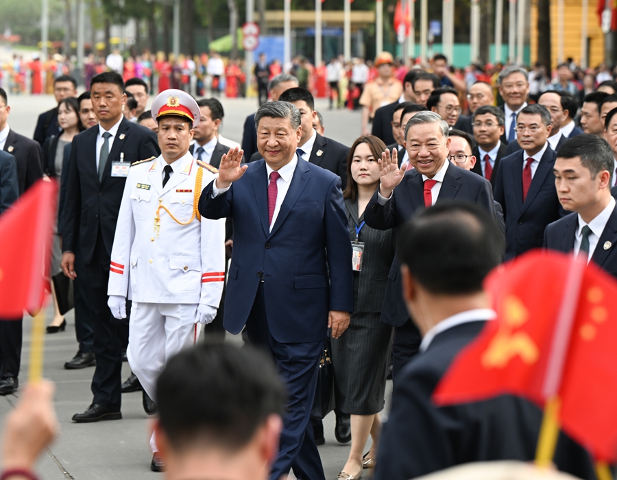 習(xí)近平総書記、ベトナム共産黨中央委員會のトー?ラム書記長主催の歓迎式典に出席