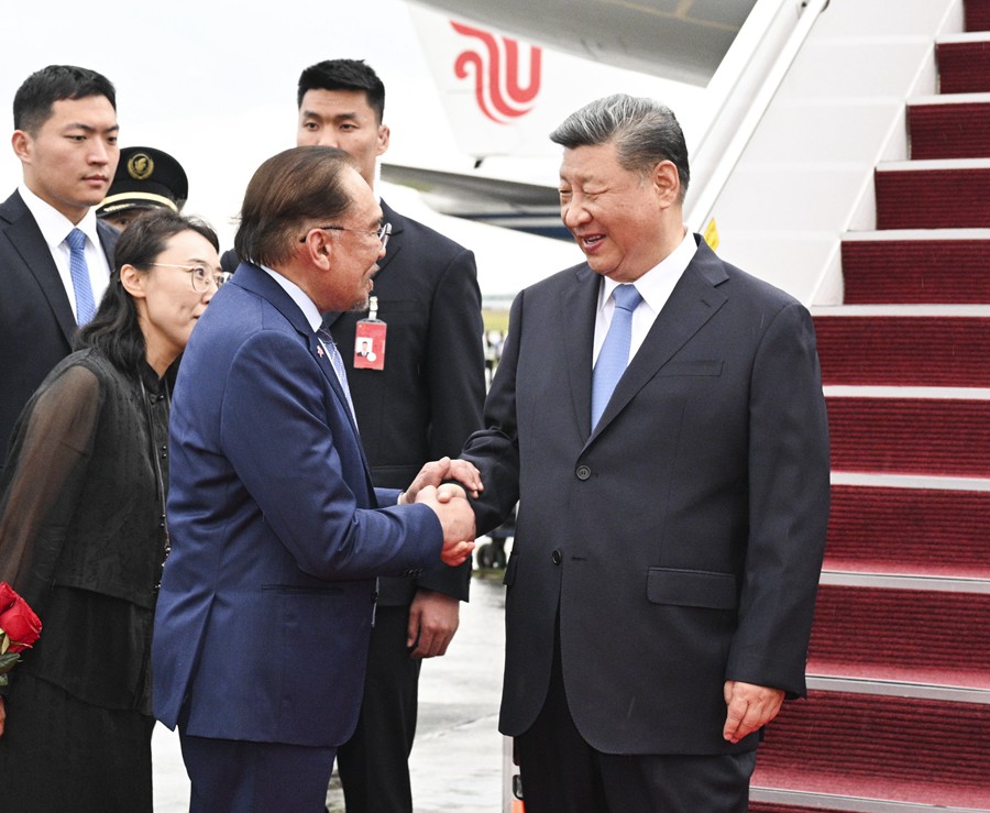 習(xí)近平國家主席がクアラルンプール到著、マレーシアを國賓訪問