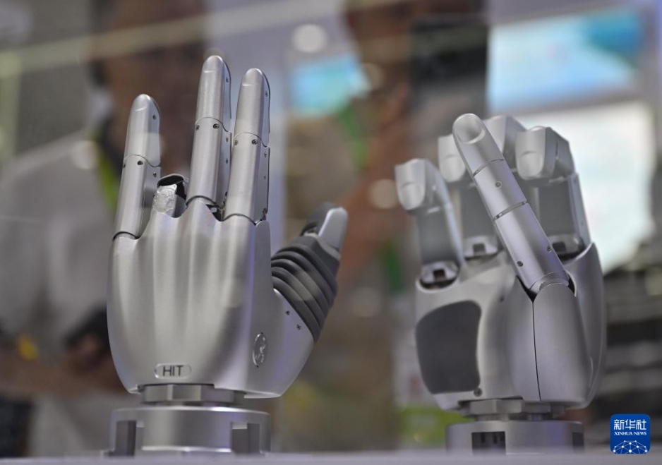 開催中の消費(fèi)財博に各種最新ロボットが集結(jié)　海南省?？?></a></td></tr><tr><td class=