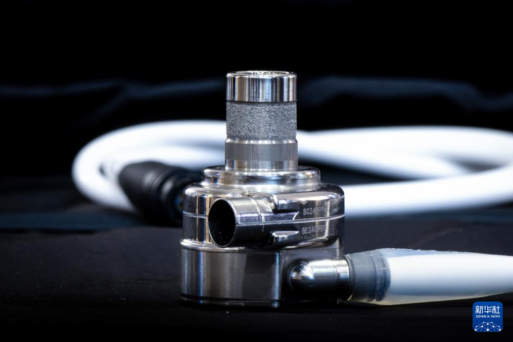 中國が獨(dú)自開発した小児用磁気浮上型「人工心臓」の移植に成功