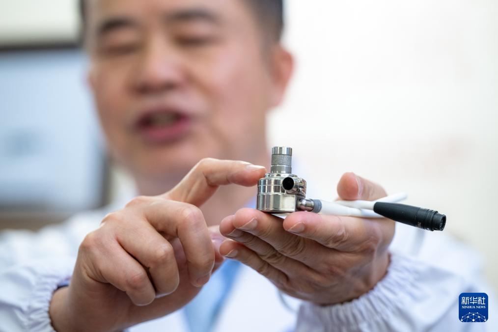 中國(guó)が獨(dú)自開発した小児用磁気浮上型「人工心臓」の移植に成功