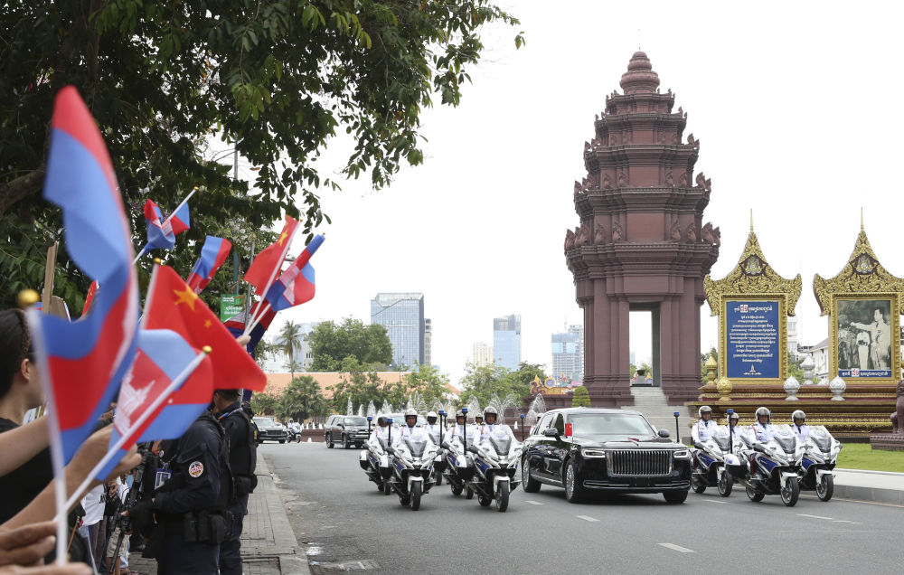 習(xí)近平國家主席がプノンペンに到著、カンボジア國賓訪問を開始
