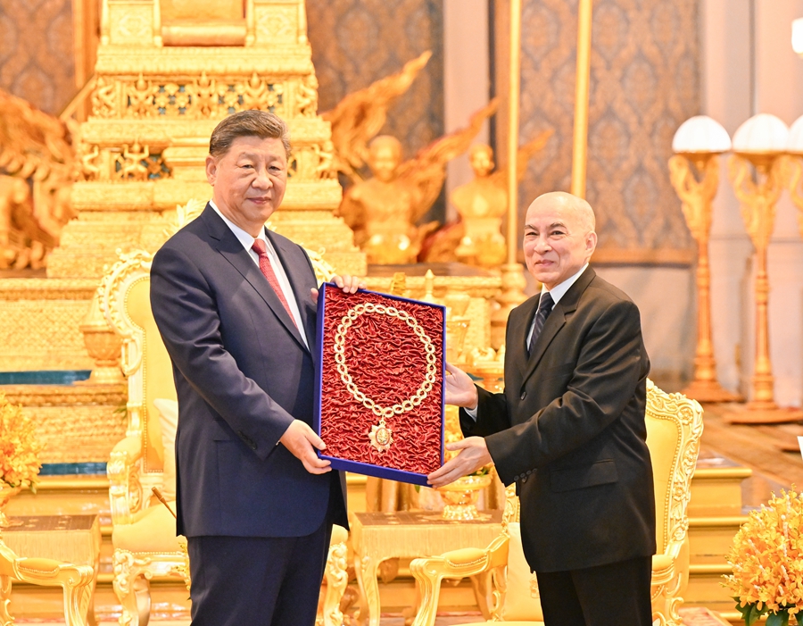 習近平國家主席がカンボジアのシハモニ國王と會談