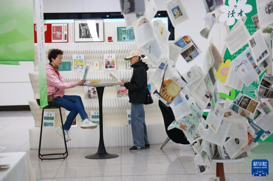 蘭州地下鉄駅構(gòu)內(nèi)に「読書」がテーマのポップアップストア登場(chǎng)　甘粛省