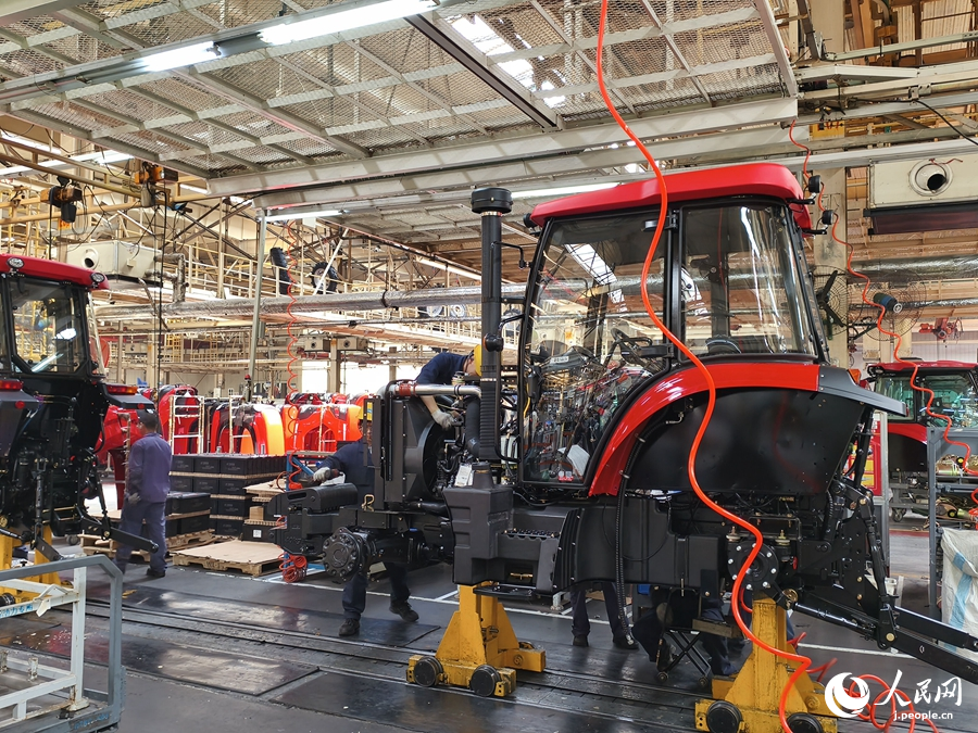 3分に1臺(tái)のトラクターがラインオフ　河南省洛陽