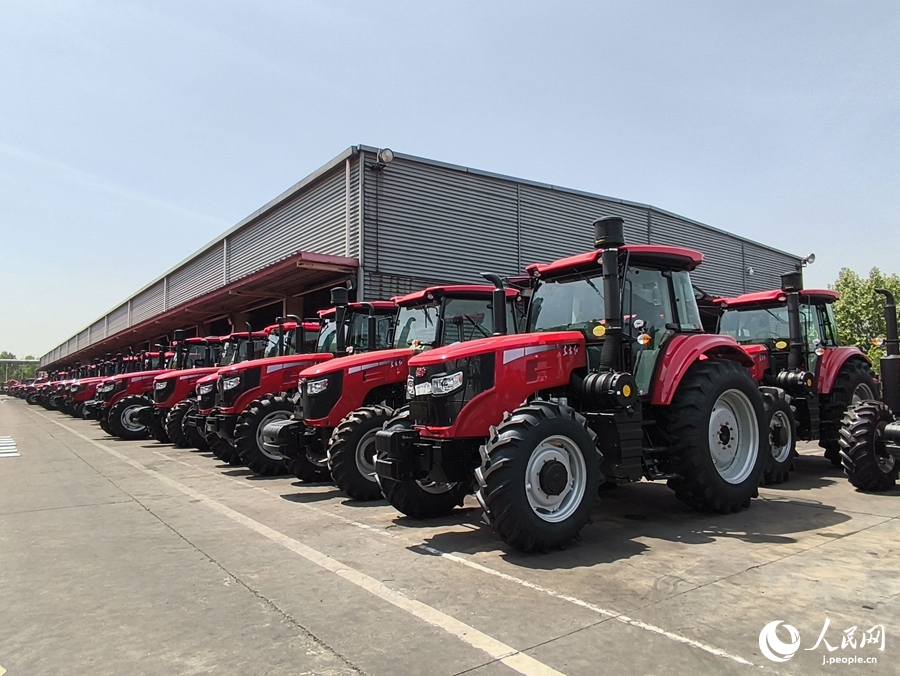 3分に1臺(tái)のトラクターがラインオフ　河南省洛陽