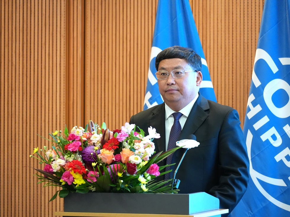 挨拶を行うコスコ?グループの朱碧新取締役社長（撮影?許可）