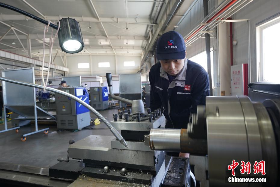 河北の「空気モバイルバッテリー」基幹部品生産ラインを訪ねて