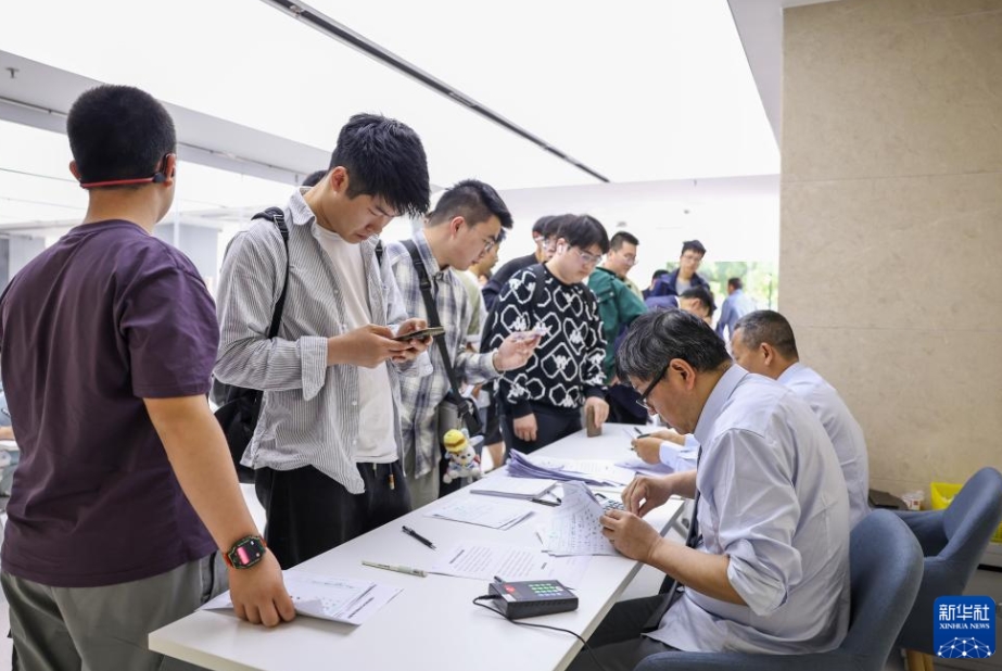 電報業(yè)務が近く終了 電報受付に長蛇の列　浙江省杭州