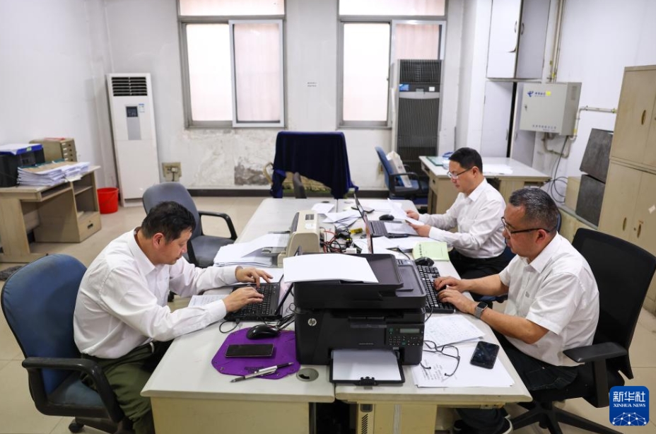 電報(bào)業(yè)務(wù)が近く終了 電報(bào)受付に長(zhǎng)蛇の列　浙江省杭州