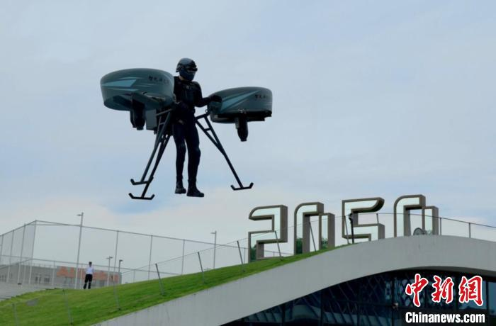 離陸した飛行裝置（畫像提供?杭州市西湖區(qū)黨委員會宣伝部）。