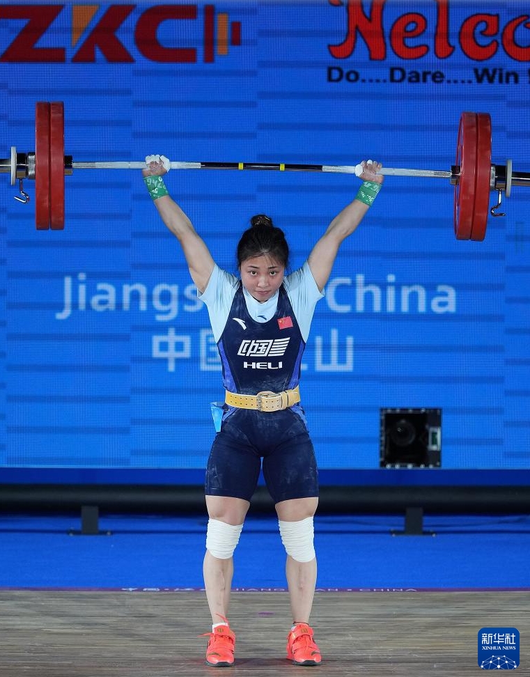 アジアウエイトリフティング選手権で張海琴選手が女子55キロ級(jí)3種目のユース記録更新