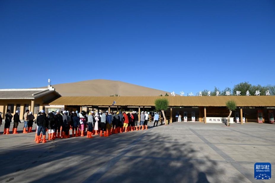 砂漠ラクダ乗り體験のデジタルシステムが稼働開始　甘粛省敦煌