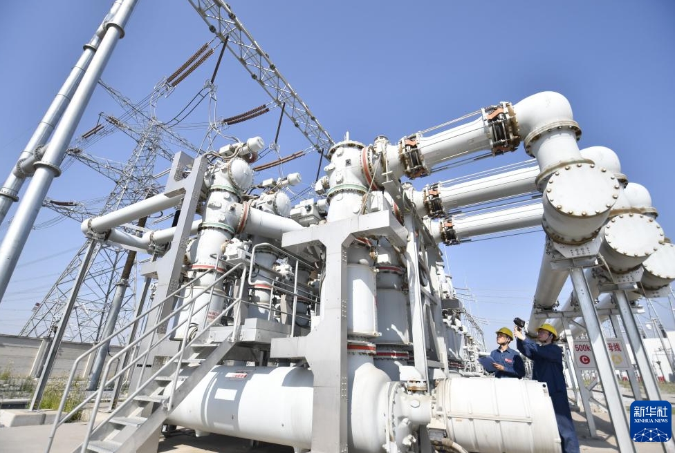 北京に屆けられた新疆の「太陽光」