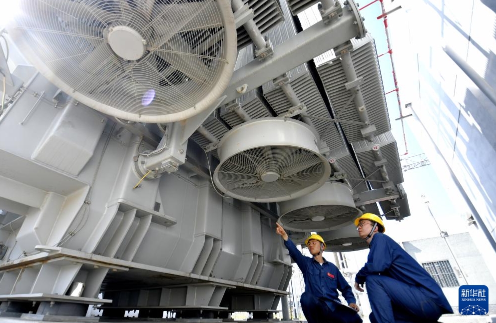 北京に屆けられた新疆の「太陽光」