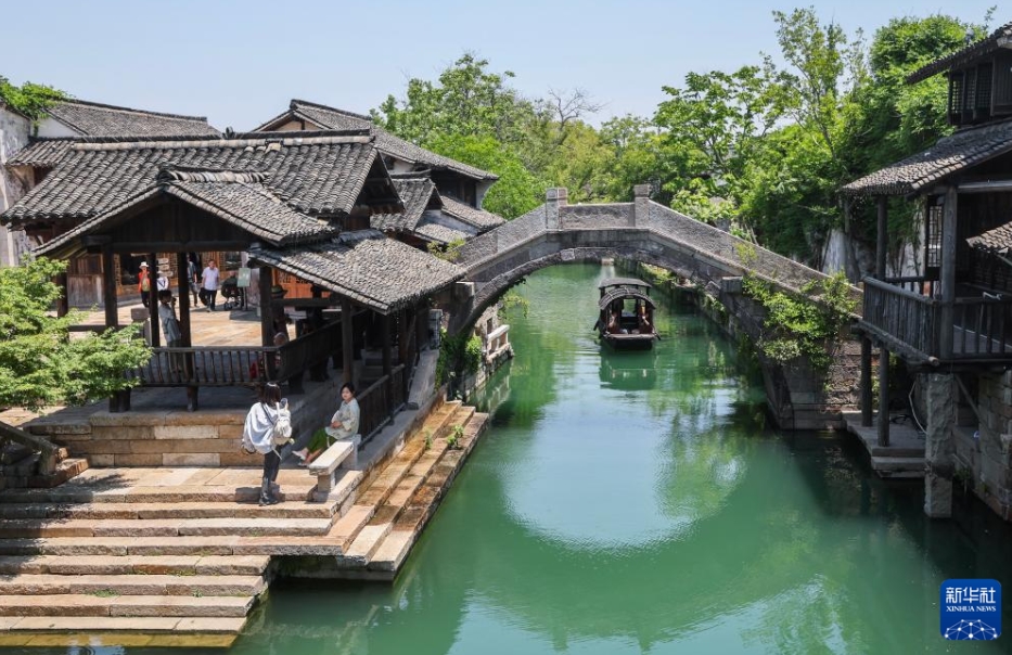 ニットファッションのサンプル打ち立てるファッションウィーク　浙江省