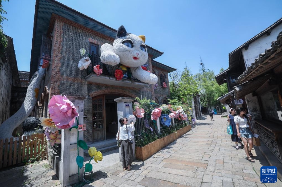 ニットファッションのサンプル打ち立てるファッションウィーク　浙江省