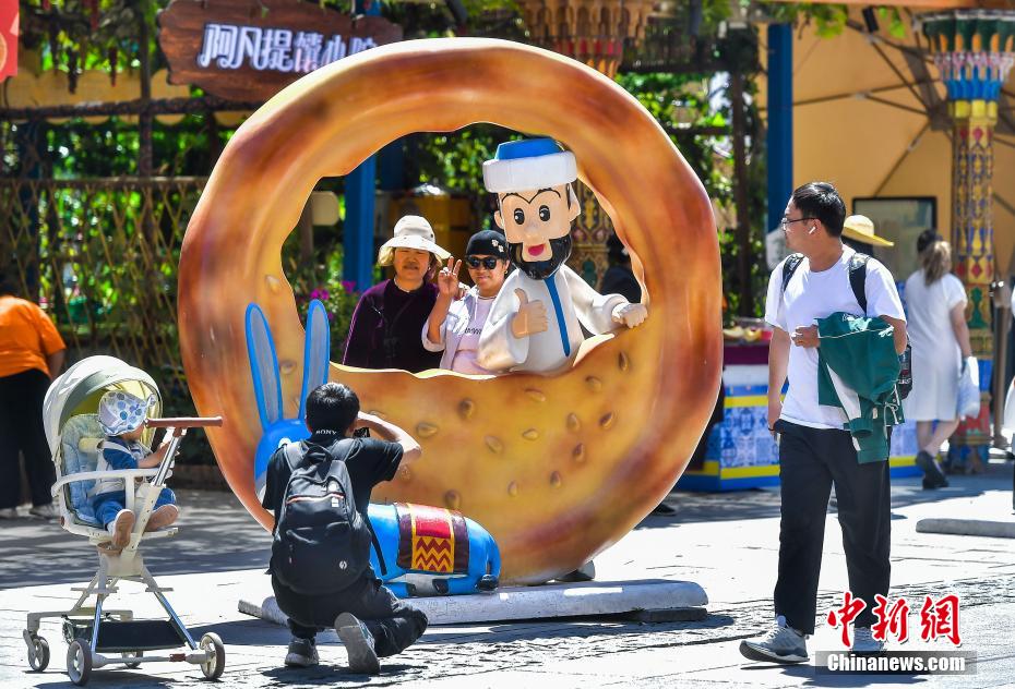 新疆各地で盛り上がる観光市場