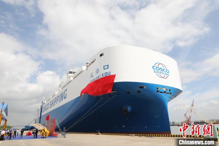 太陽(yáng)光を動(dòng)力に使用した中國(guó)最大の自動(dòng)車運(yùn)搬船が初航海を開(kāi)始した。