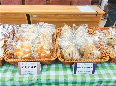 中國でヘルスケアパンが人気に　病院で並んでパンを買う若者たち