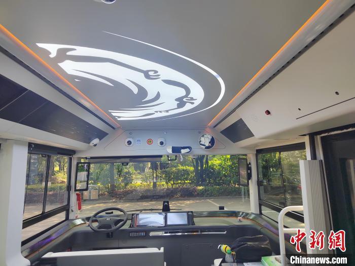 成都市で第1陣となる自動(dòng)運(yùn)転レベル4自動(dòng)運(yùn)転バスが公開　四川省