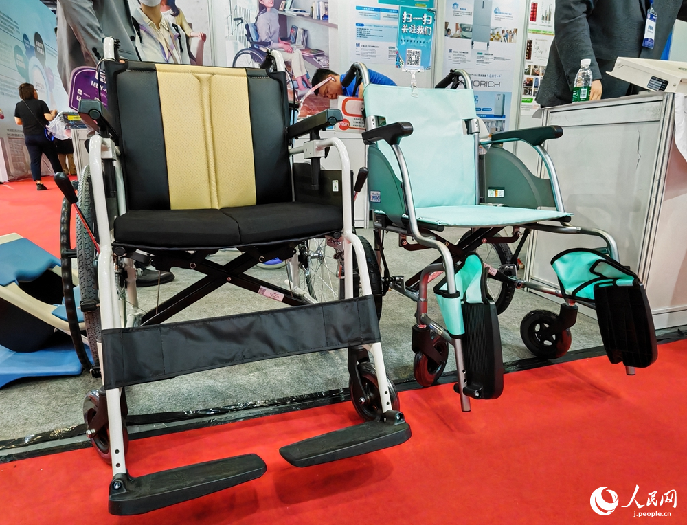 車椅子（撮影?張靖）