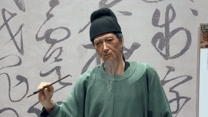 一瞬本物に見えるほどリアルな動(dòng)きを披露する人型ロボット?EX ROBO（撮影?任峰濤）。