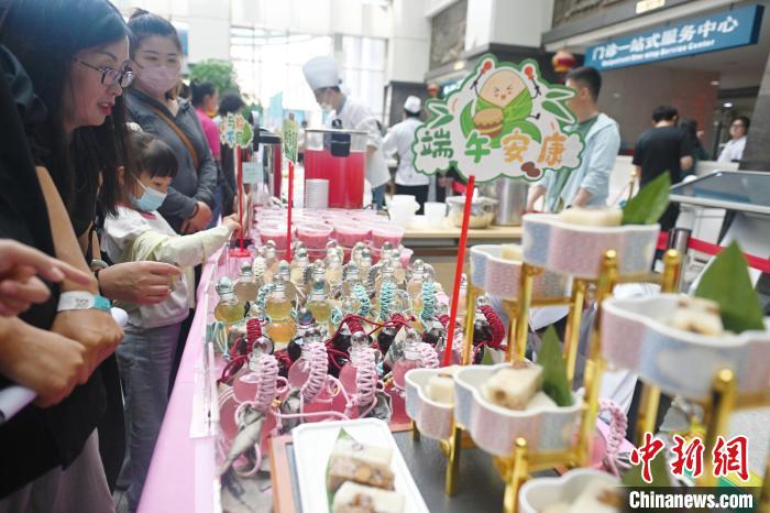 端午節(jié)控え、中醫(yī)薬を用いたグルメや匂い袋が人気に　甘粛省蘭州