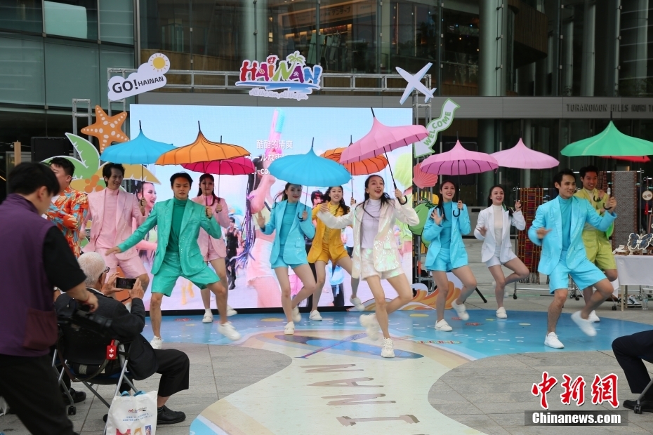 歌と踴りのパフォーマンス「クール海南」（撮影?朱晨曦）。