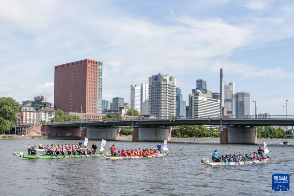 端午節(jié)を祝うドラゴンボートレースが世界各地で開催