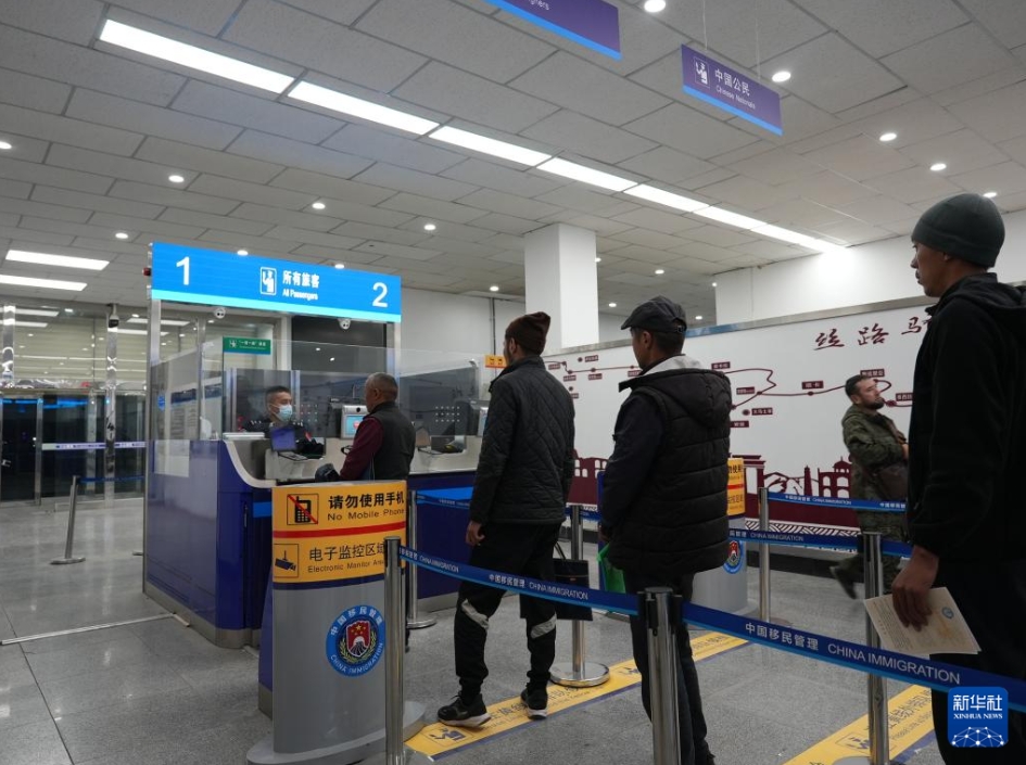 伊爾克什坦通関地で週7日24時間體制による貨物通関手続き試行スタート　新疆