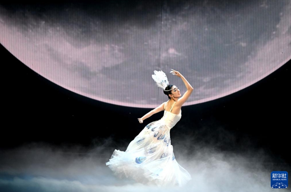 今年の公演初日迎えたリメイク?アップグレード版「千手千眼」　甘粛省敦煌