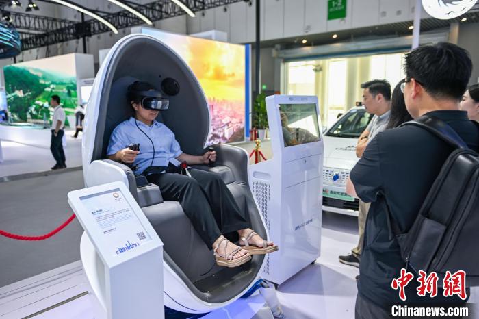 特色豊かな科學(xué)技術(shù)展示品が來場者を魅了　四川省成都