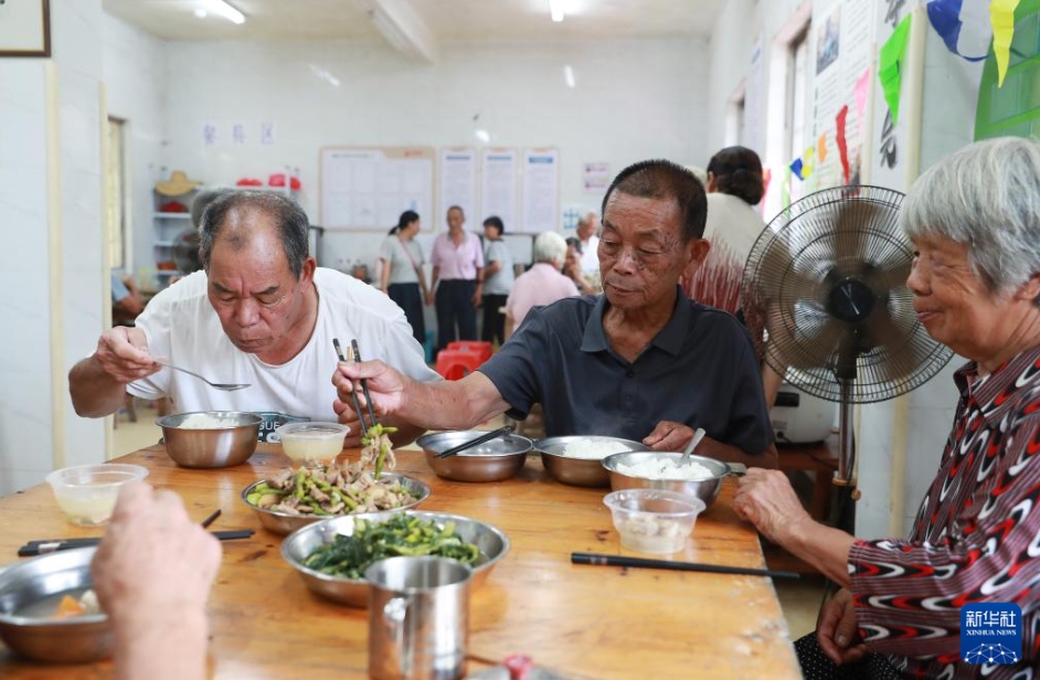 山奧にある「高齢者食堂」　広東省広州