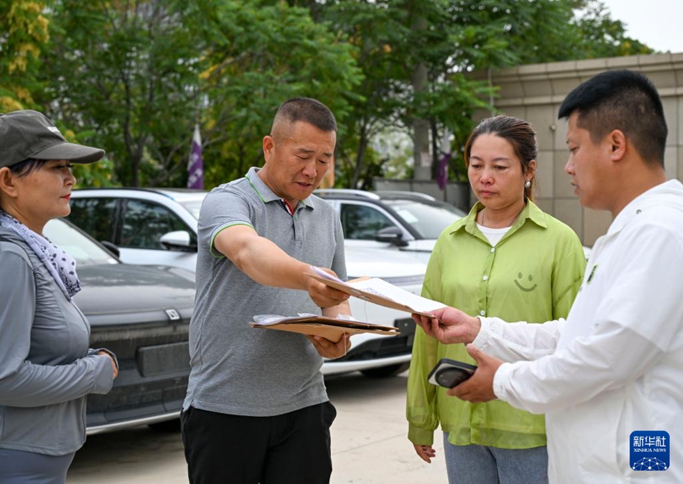 コルガスの「移送ドライバー」たち　中國製新エネ車の中央アジア輸出で活躍