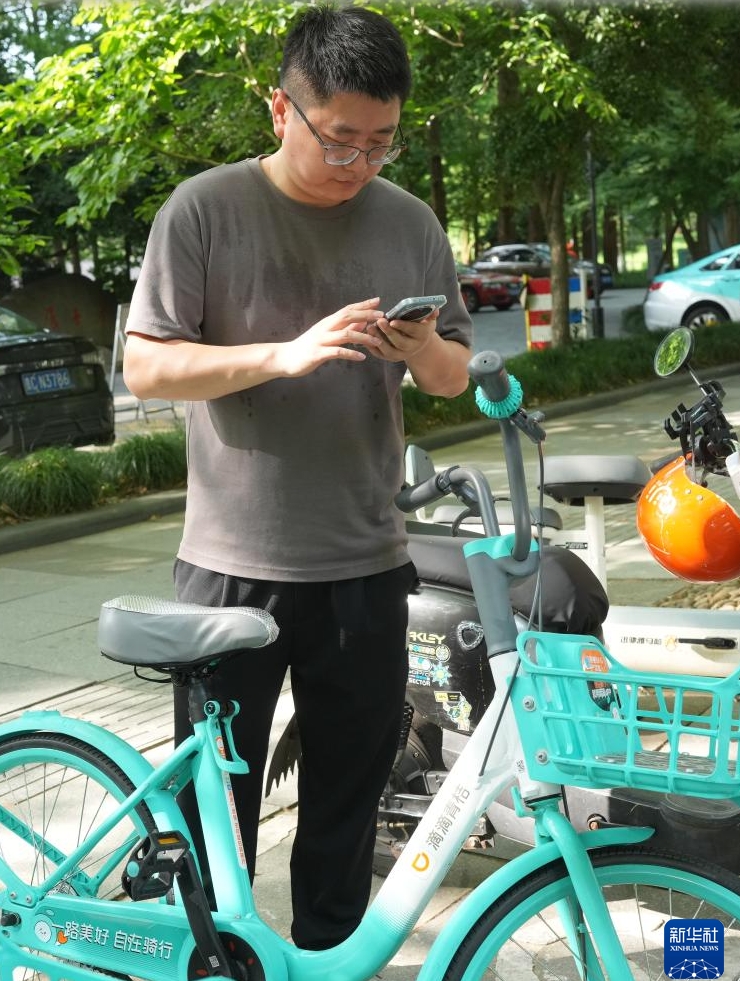 シェア自転車にクールサドルカバー取り付け　浙江省杭州