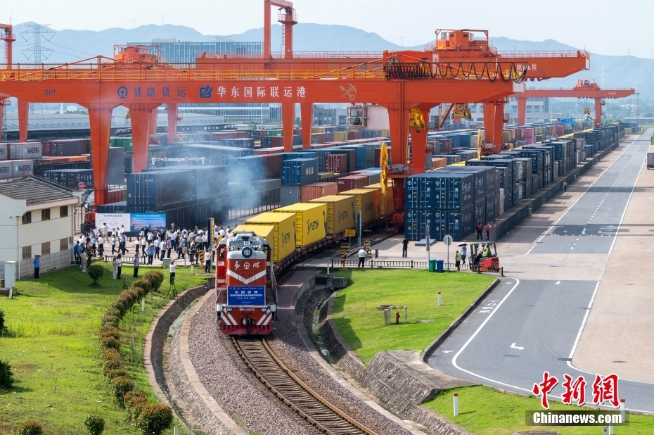 カスピ海を渡る「中歐班列」が浙江省から出発