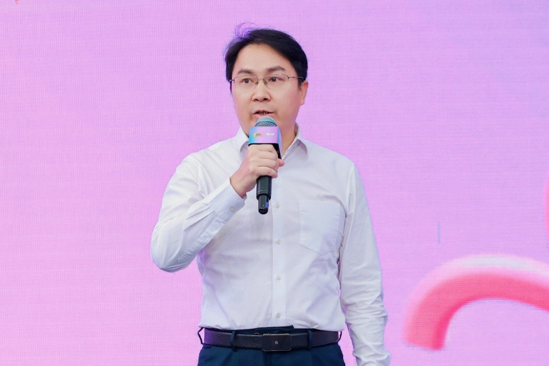 PRを行う欽州市人民政府の李玉成市長（畫像提供?主催者）。