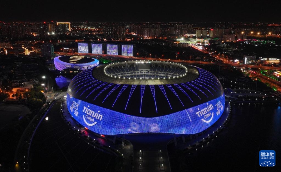 ダボス會(huì)議を盛り上げる光とあふれる色彩　天津市